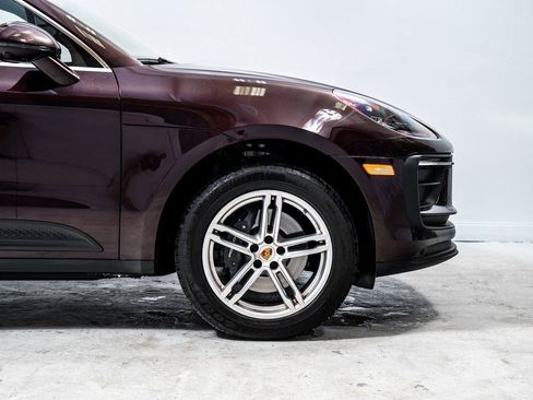 Used 2025 Porsche Macan image 12