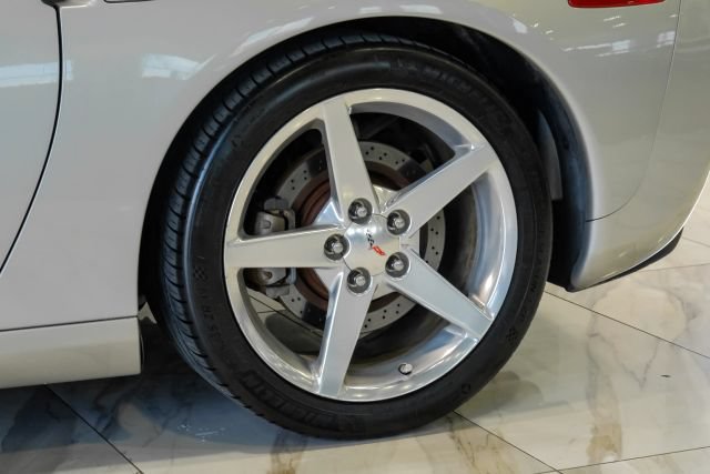 Used 2005 Chevrolet Corvette Coupe w/ Preferred Equipment Group RWD image 52