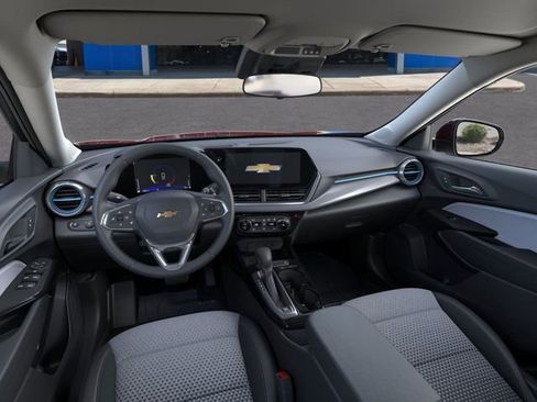 New 2026 Chevrolet Trax LT w/ Driver Confidence Package image 15