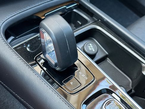 Certified 2023 Volvo XC90 B6 Plus image 25