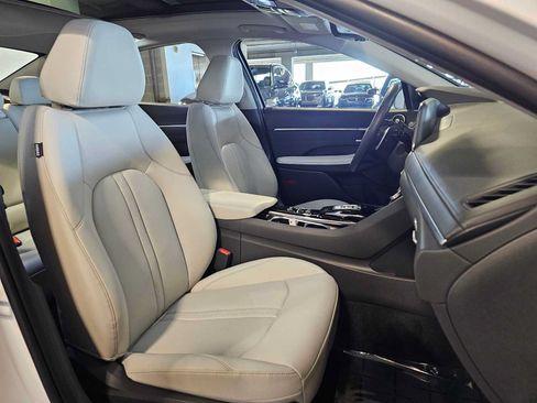 Used 2023 Hyundai Sonata Limited w/ Cargo Package FWD image 34