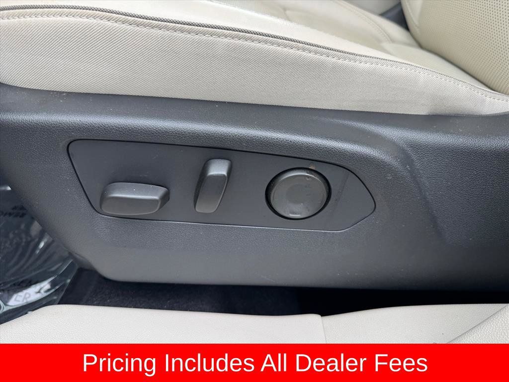 Used 2021 Buick Envision Essence w/ Technology Package I AWD/4WD image 16