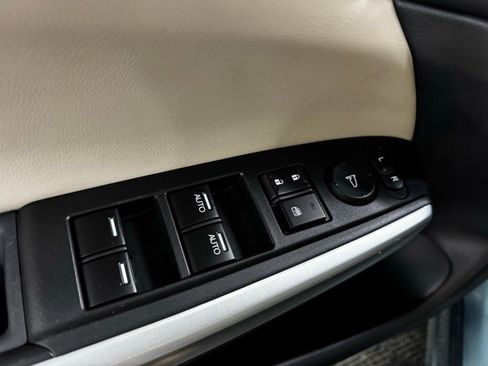 Used 2013 Honda Crosstour EX image 22