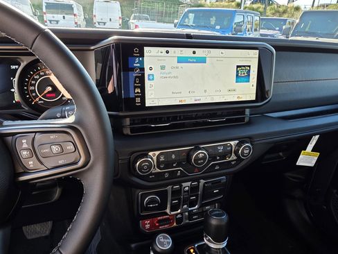 New 2026 Jeep Gladiator Mojave image 16