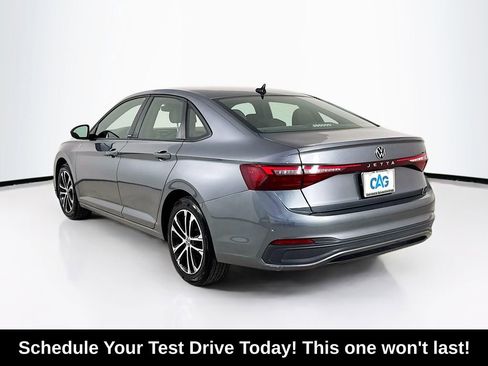 Used 2025 Volkswagen Jetta Sport FWD image 5