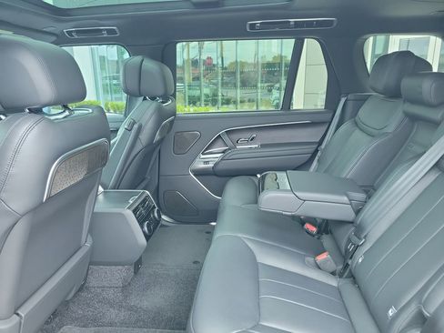 Used 2025 Land Rover Range Rover Long Wheelbase Autobiography AWD/4WD image 16