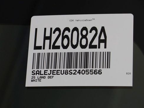 Used 2025 Land Rover Defender 110 S image 26