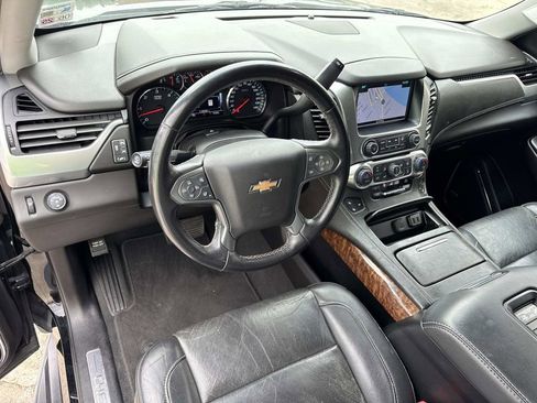 Used 2019 Chevrolet Suburban Premier RWD image 38