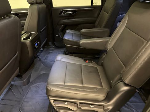 Used 2025 Chevrolet Suburban Z71 w/ Comfort Package image 20