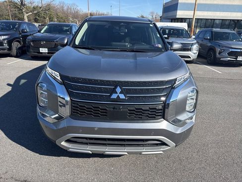 Used 2024 Mitsubishi Outlander SE image 8