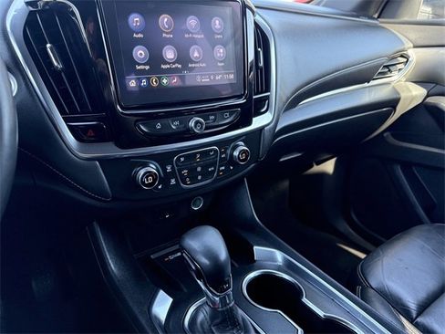 Used 2023 Chevrolet Traverse LT image 18