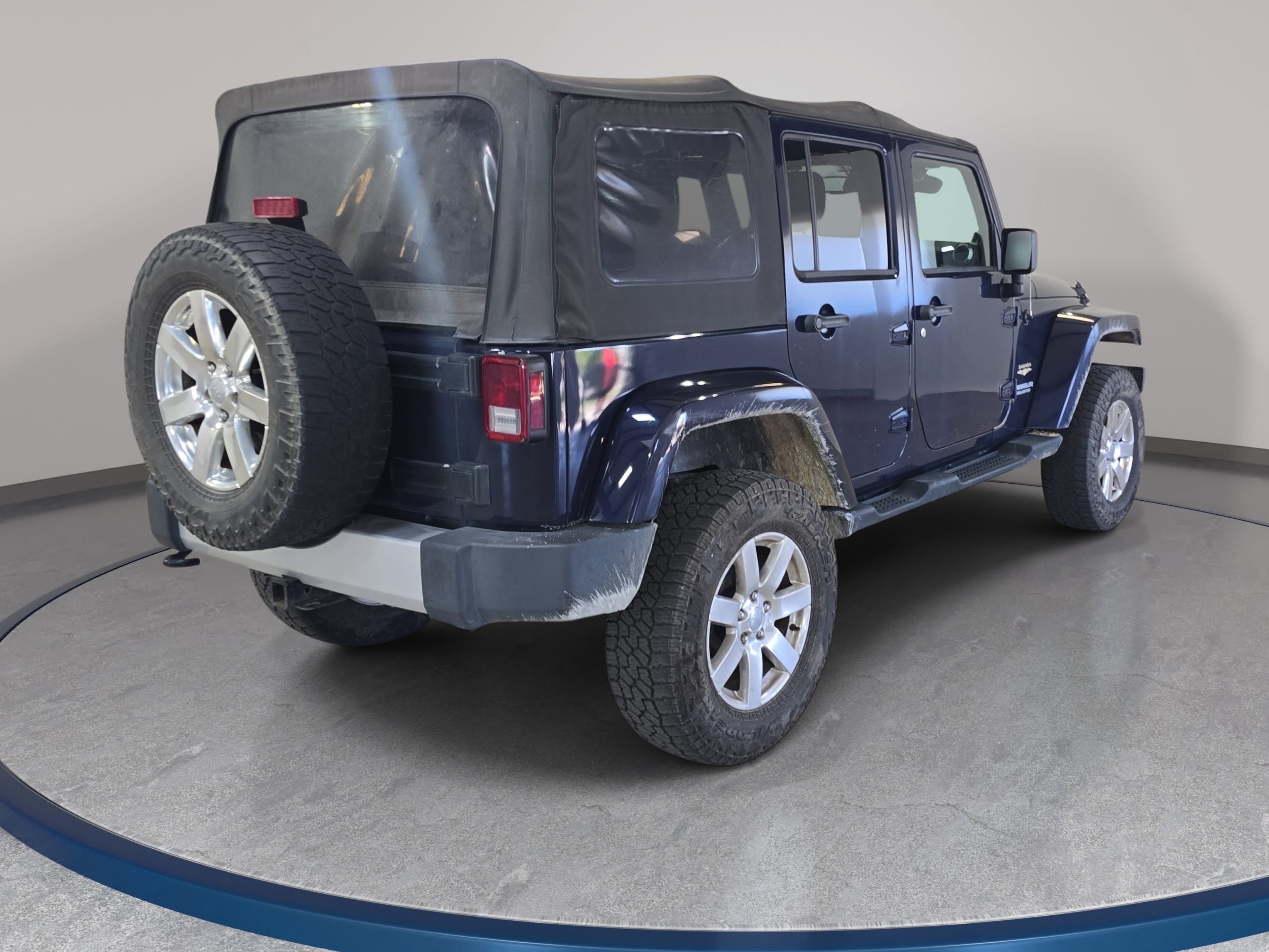 Used 2013 Jeep Wrangler Unlimited Sahara w/ Connectivity Group AWD/4WD image 6