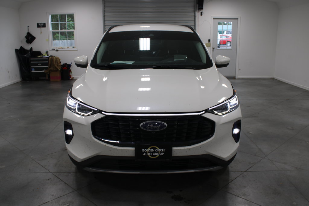 Used 2024 Ford Escape Platinum w/ Premium Technology Package AWD/4WD image 3