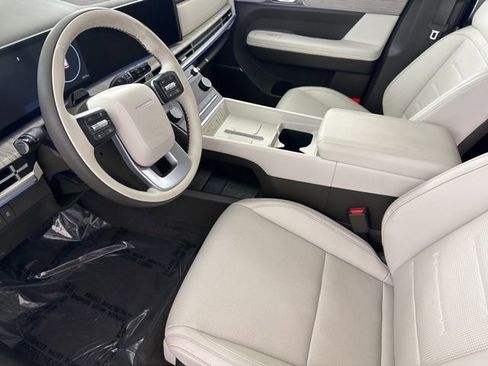 Used 2025 Hyundai Santa Fe Calligraphy AWD/4WD image 23