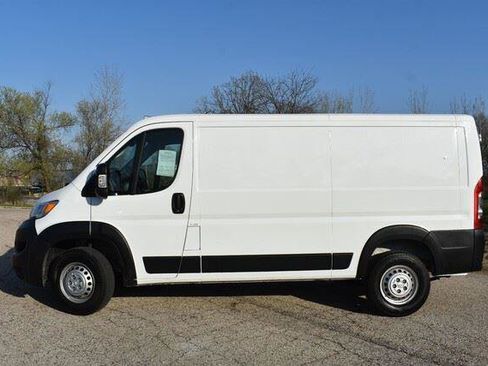 Used 2025 RAM ProMaster 2500 w/ Convenience Group FWD image 3