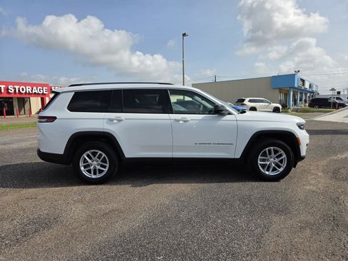 Used 2023 Jeep Grand Cherokee L Laredo RWD image 6