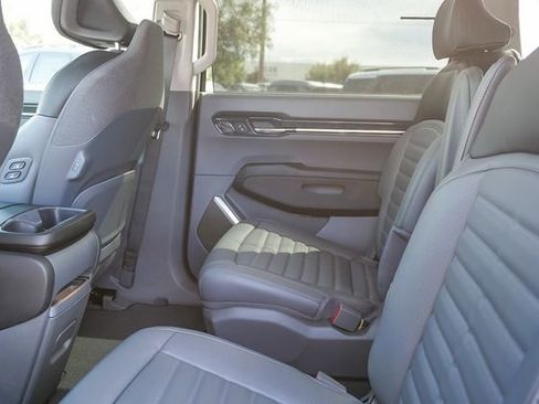 New 2026 Kia EV9 Land image 20