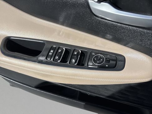 Used 2019 Hyundai Santa Fe SE image 17