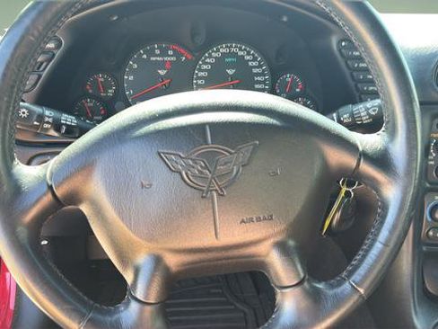 Used 2001 Chevrolet Corvette Convertible w/ Preferred Equipment Group2 image 9