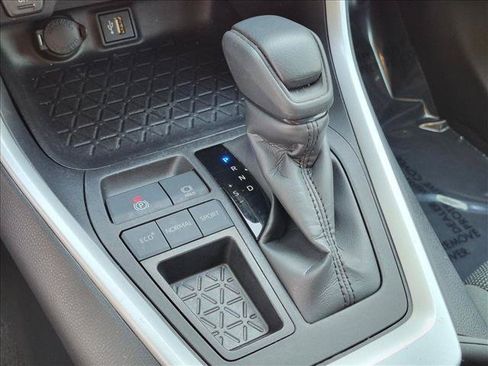 Used 2024 Toyota RAV4 LE FWD image 11