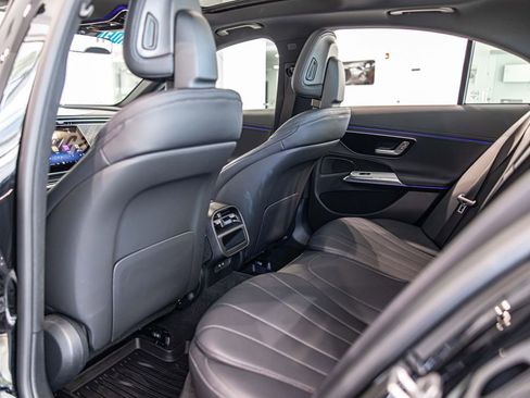 Used 2025 Mercedes-Benz E 450 4MATIC Sedan w/ Winter Package image 31