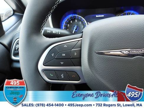 New 2026 Chrysler Pacifica Select image 20