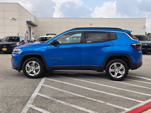 Used 2024 Jeep Compass Latitude AWD/4WD image 6