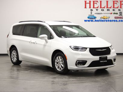 Used 2022 Chrysler Pacifica Touring-L