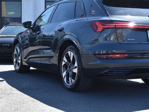 Used 2021 Audi e-tron Premium w/ Convenience Plus Package image 8