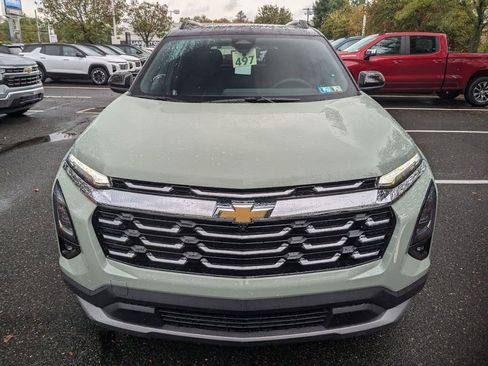 Used 2025 Chevrolet Equinox LT w/ Safety and Technology Package image 2