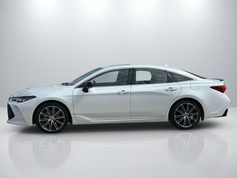 Used 2019 Toyota Avalon XSE image 8