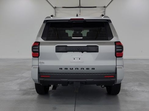 New 2026 Toyota 4Runner SR5 AWD/4WD image 5