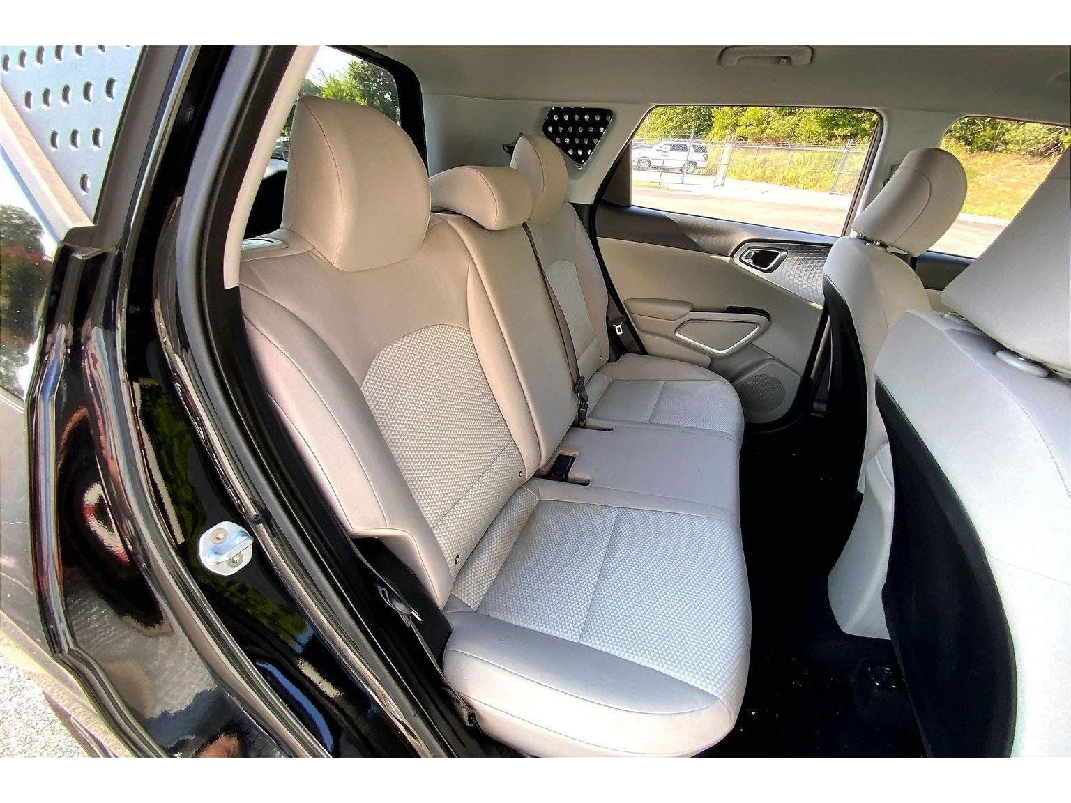 Used 2020 Kia Soul LX FWD image 20