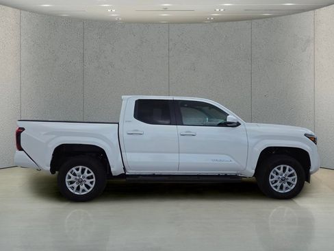 Used 2025 Toyota Tacoma SR5 RWD image 3