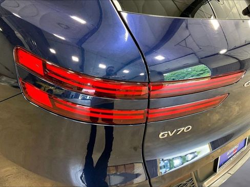 Used 2022 Genesis GV70 2.5T AWD/4WD image 24