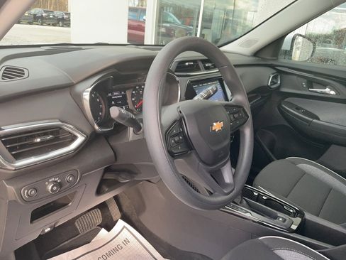 Used 2023 Chevrolet TrailBlazer LT w/ Convenience Package image 10