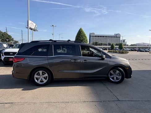 Used 2018 Honda Odyssey EX-L image 4