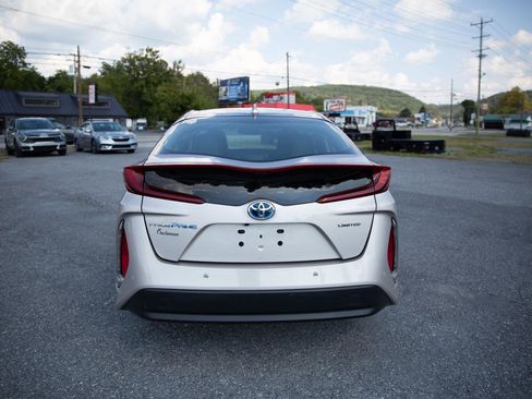 Used 2020 Toyota Prius Prime Limited image 4