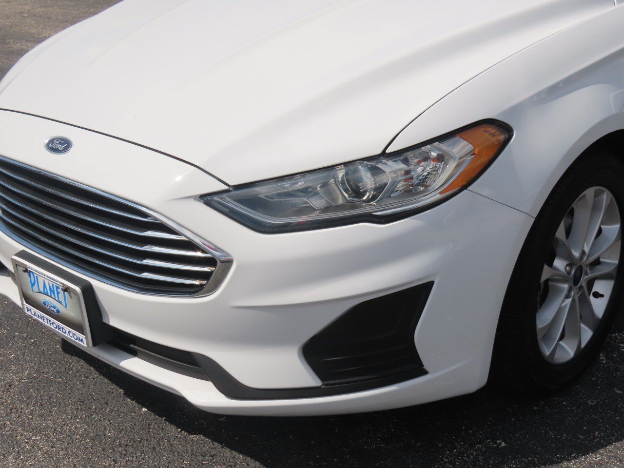 Used 2020 Ford Fusion SE FWD image 3