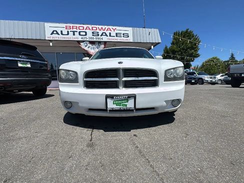 Used 2010 Dodge Charger SXT RWD image 2