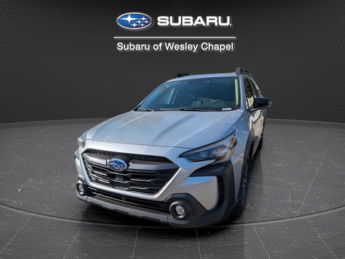 Used 2025 Subaru Outback Premium AWD/4WD image 8