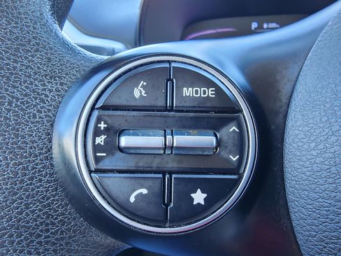 Used 2023 Kia Soul LX image 18