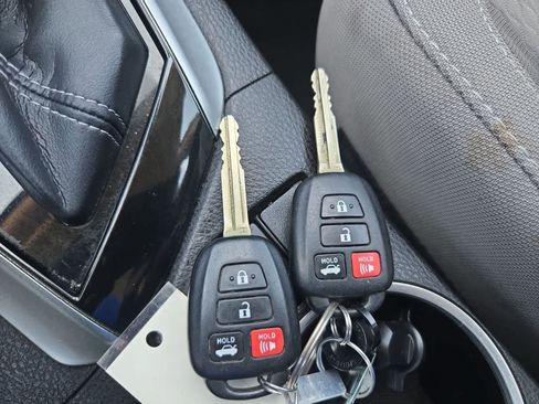 Used 2017 Toyota Corolla LE image 31