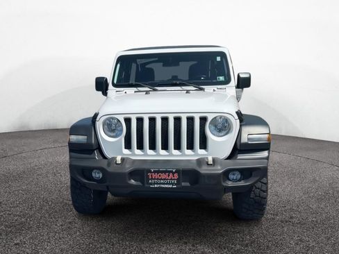 Used 2018 Jeep Wrangler Unlimited Sport AWD/4WD image 3