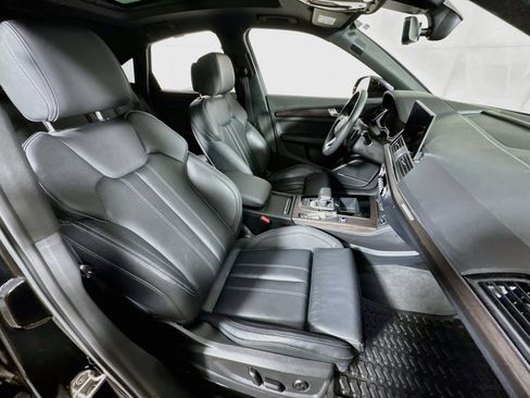 Used 2023 Audi Q5 2.0T Prestige w/ Prestige Package image 29