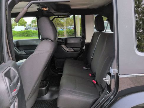 Used 2018 Jeep Wrangler Unlimited Sport S AWD/4WD image 13