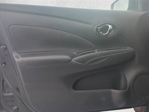 Used 2018 Nissan Versa SV w/ SV Special Edition Package image 9