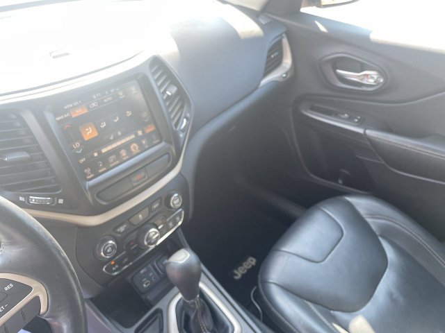 Used 2016 Jeep Cherokee Limited FWD image 17