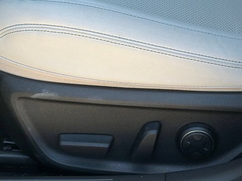 Used 2025 Genesis G70 2.5T AWD/4WD image 4