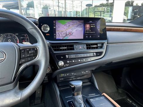 Used 2022 Lexus ES 350 w/ Premium Package FWD image 11